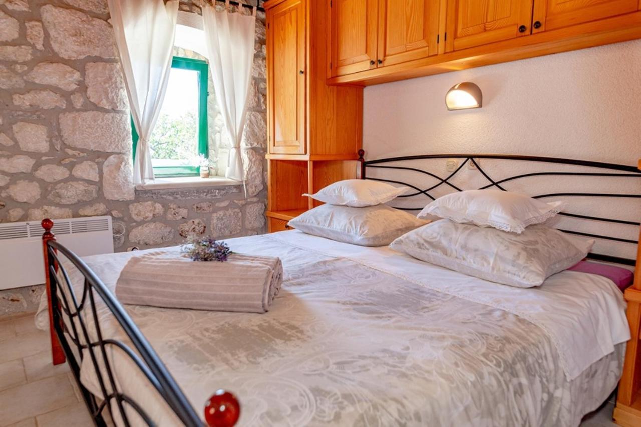 Stone House Nikolina With Heated Pool Villa Bast Luaran gambar