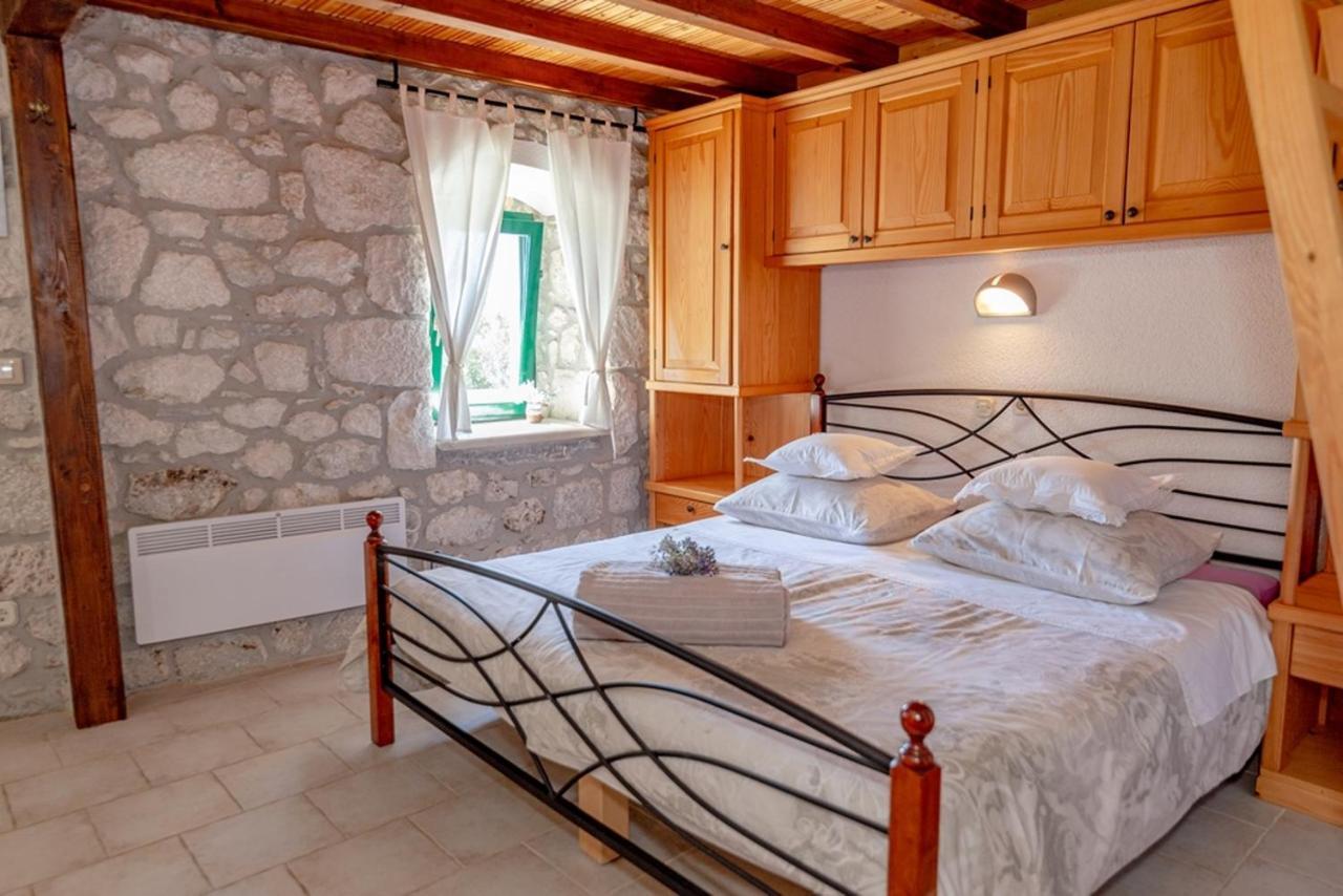 Stone House Nikolina With Heated Pool Villa Bast Luaran gambar